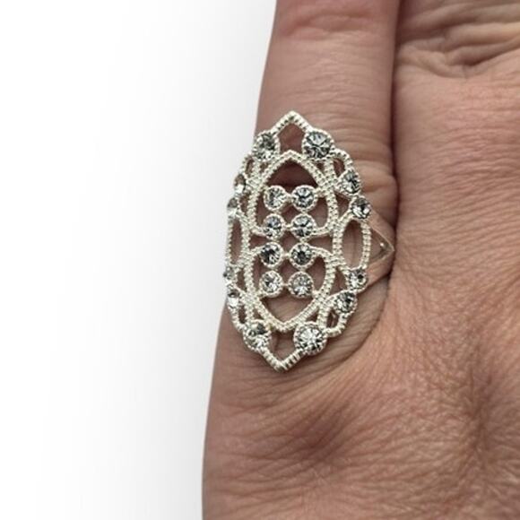 Vintage Silver Tone Filigree Statement Ring – Size 8 - Picture 3 of 7